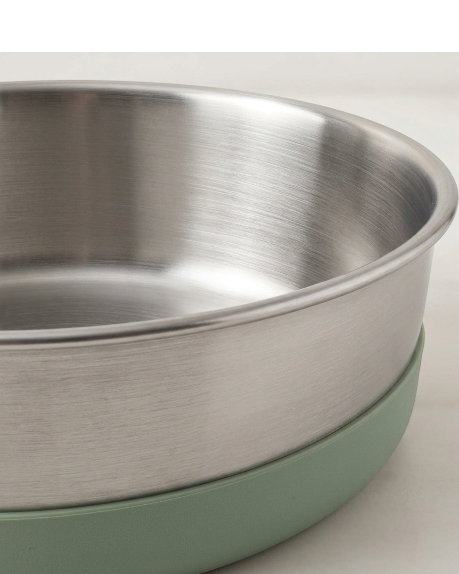 Vuros Stainless Steel Pet Bowl 1.6 L Sage Base - Detail view